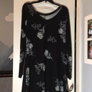 So long sleeve comfort dress. Size large.